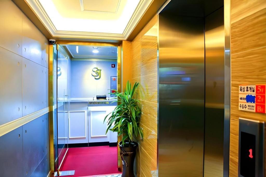 Jeju Sejong Hotel Экстерьер фото