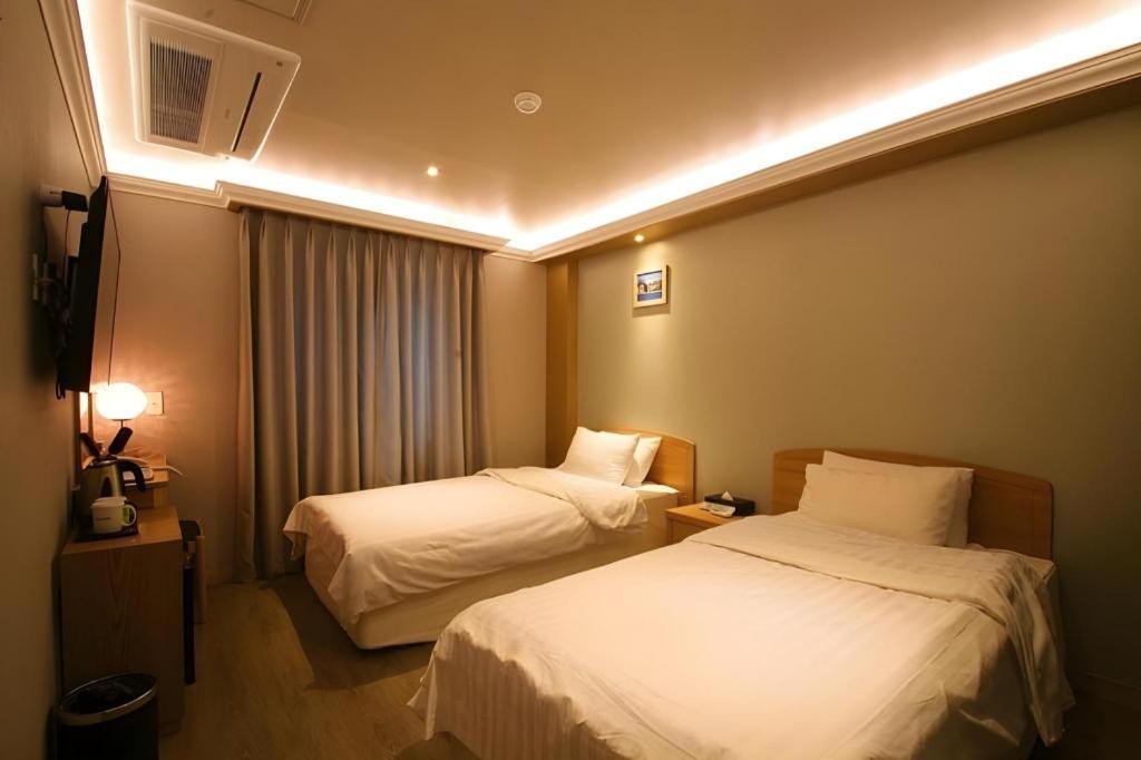 Jeju Sejong Hotel Экстерьер фото