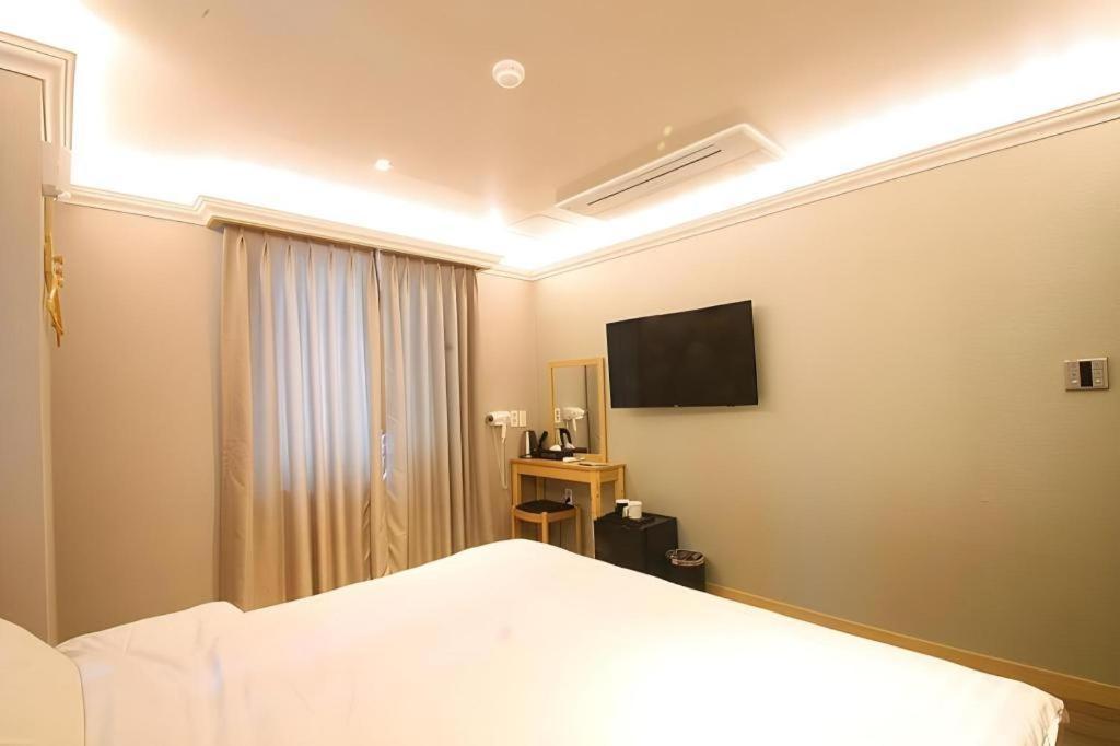 Jeju Sejong Hotel Экстерьер фото
