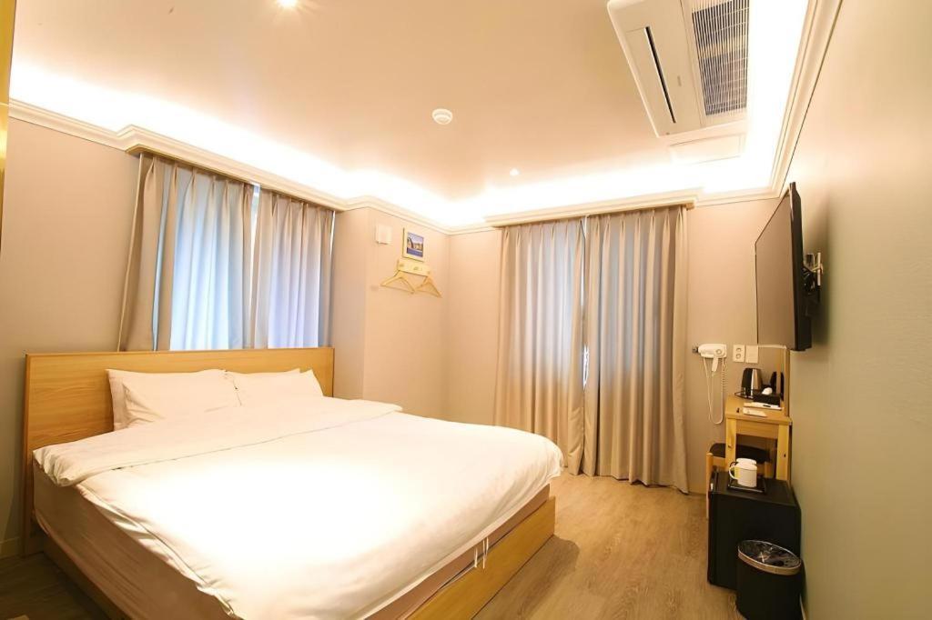 Jeju Sejong Hotel Экстерьер фото