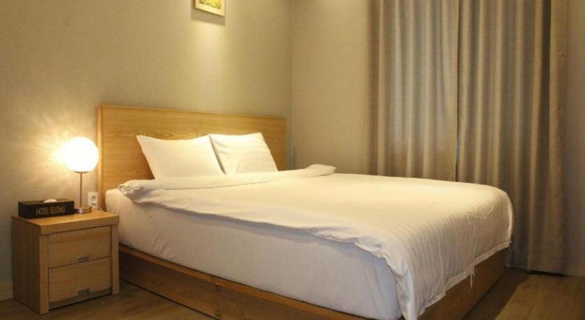 Jeju Sejong Hotel Экстерьер фото