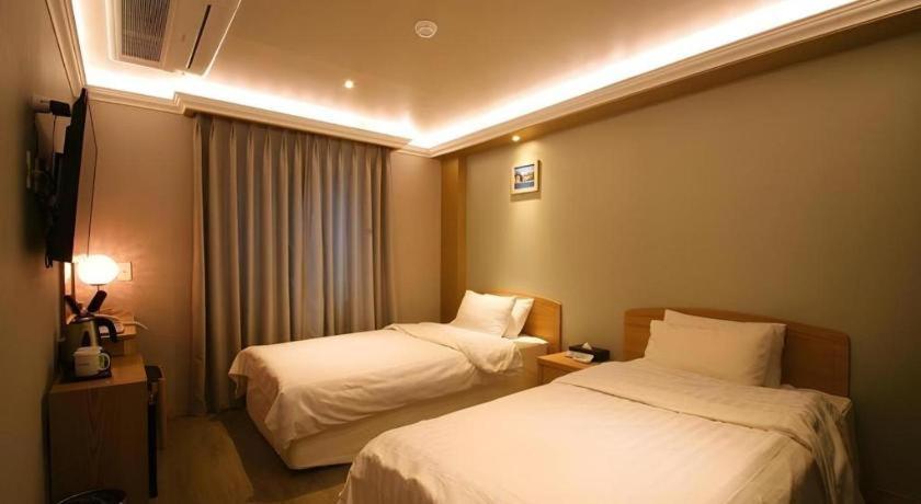 Jeju Sejong Hotel Экстерьер фото