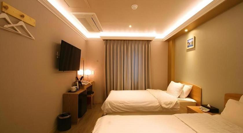 Jeju Sejong Hotel Экстерьер фото