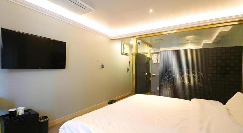 Jeju Sejong Hotel Экстерьер фото