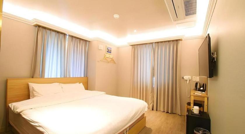 Jeju Sejong Hotel Экстерьер фото